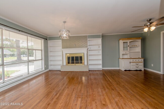 Foto del edificio - 232 Roselawn Blvd