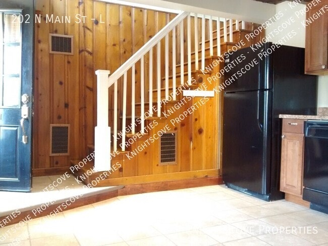 Photo - 202 N Main St Apartment