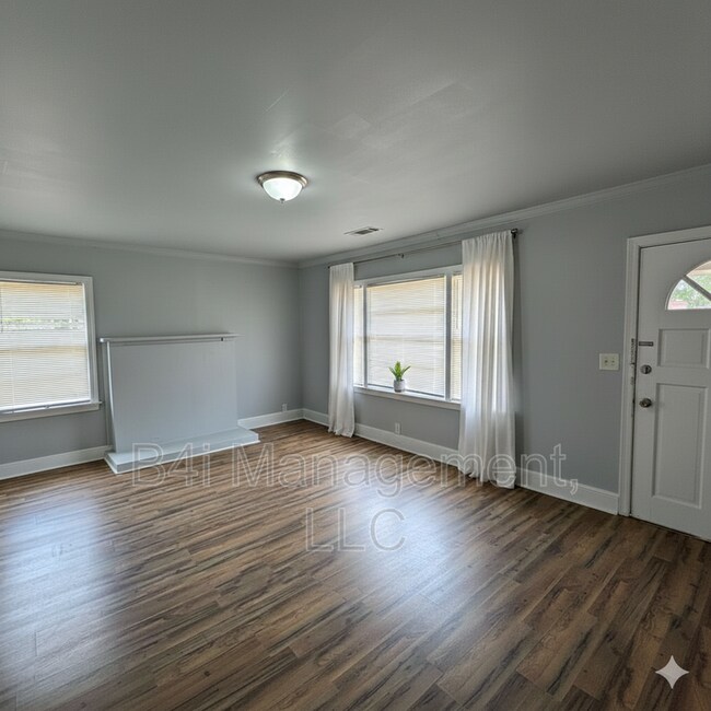 Foto del edificio - 817 Cartersville Hwy