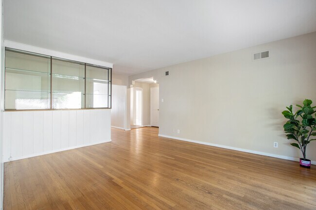 Building Photo - 14555 Figueras Rd