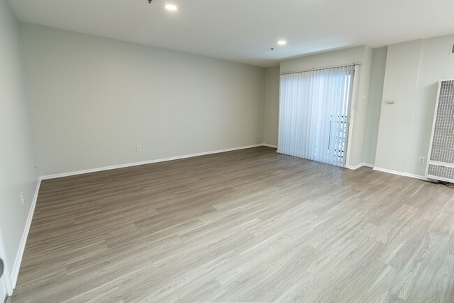 Interior Photo - 1015 2nd Street