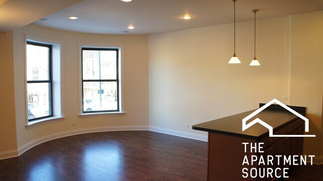 Foto del edificio - 2840 N Albany Ave