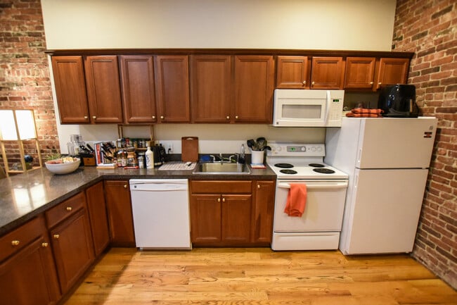 Building Photo - 3 Thacher Ct