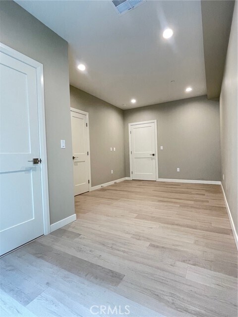 Building Photo - 4251 Live Oak Ave