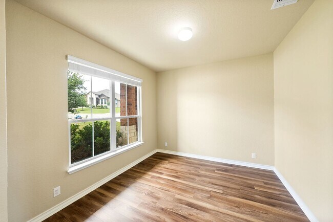 Building Photo - 2-Story Home with Greenbelt Views