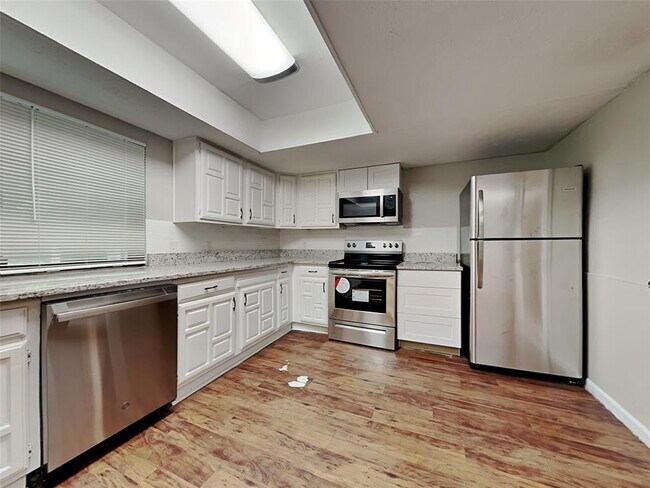 Building Photo - 18119 Tall Cypress Dr