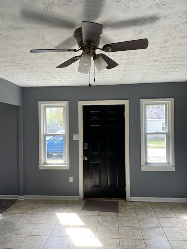 Foto del edificio - 2636 Bard Ave