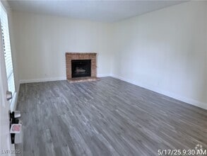 Building Photo - 5211 Caliente St