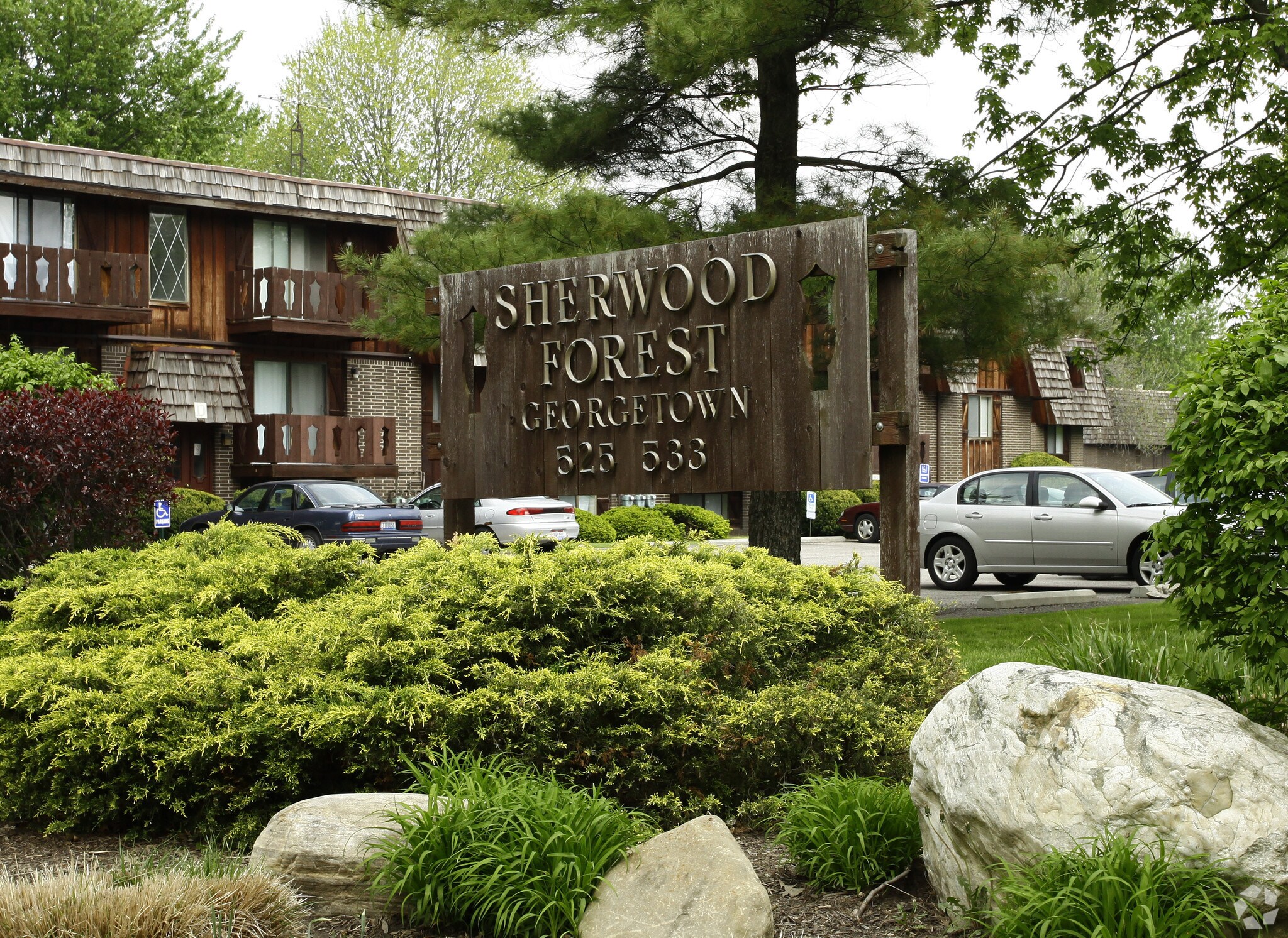 Sherwood Forest Apartments – photo 1 of 16