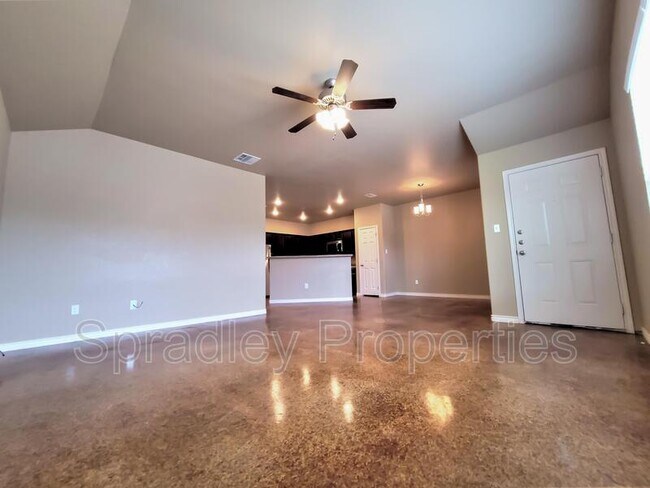 Building Photo - 1559 Kal Ct