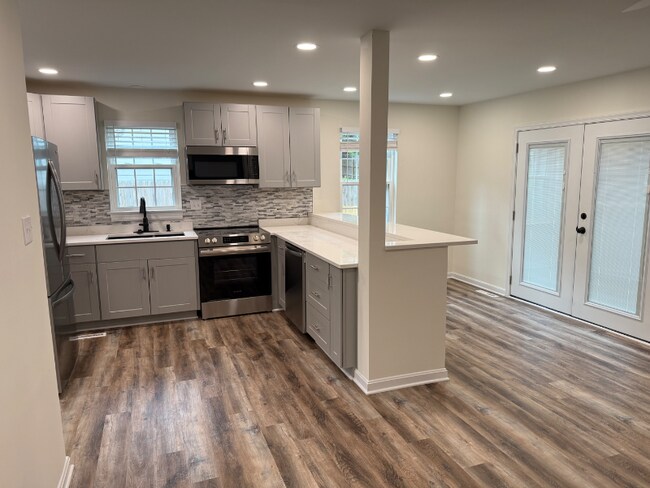 Foto del edificio - 2429 Crowncrest Dr