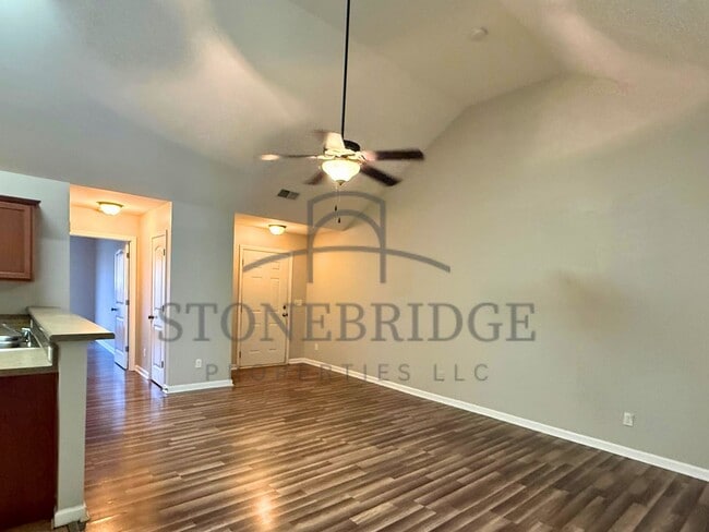 Building Photo - 2 bed, 2 bath 1 level home in Calera