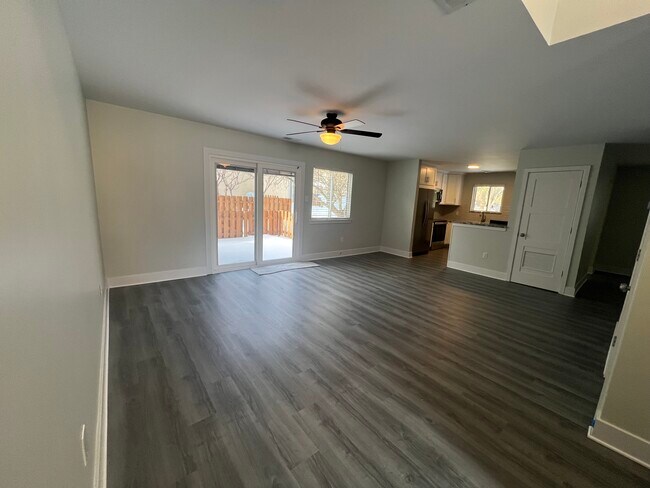 Foto del edificio - 53 Ember Ln