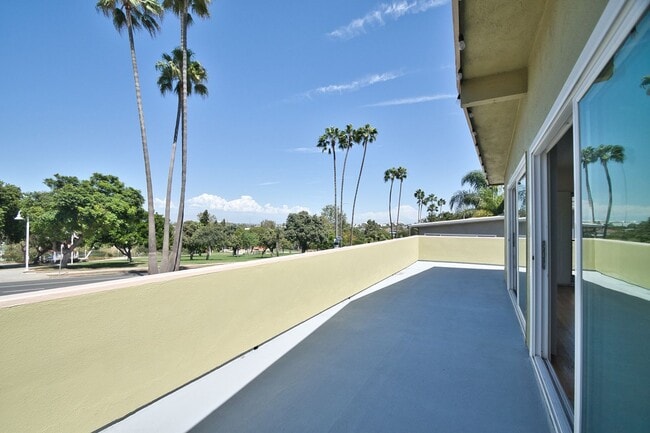 Building Photo - 1530 Manhattan Beach Blvd