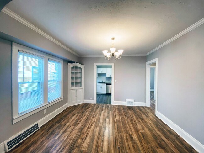 Foto del edificio - 3586 - 3588 Chelton Rd