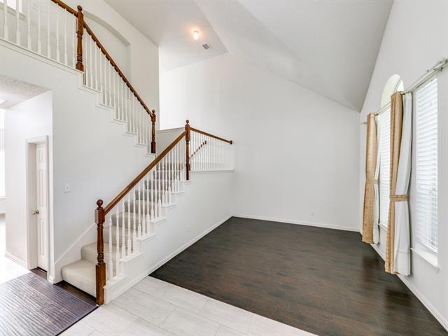 Building Photo - 8317 Spring Valley Ln
