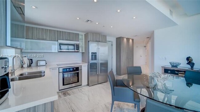 Foto del edificio - 6700 Indian Creek Dr