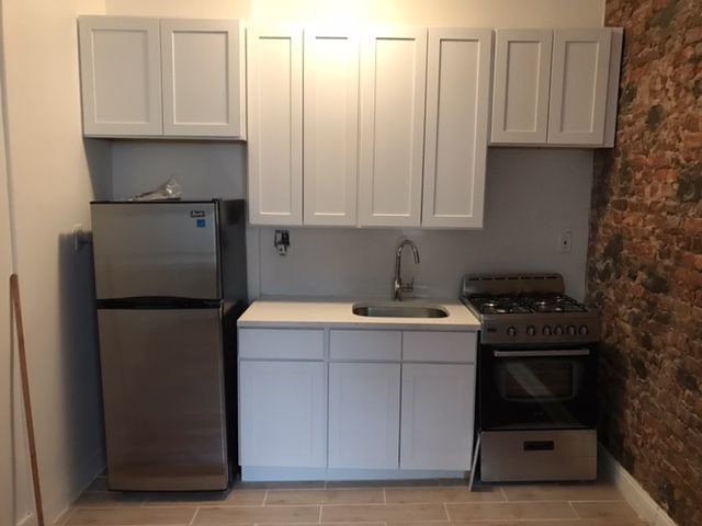 Foto principal - 139 Rogers Ave