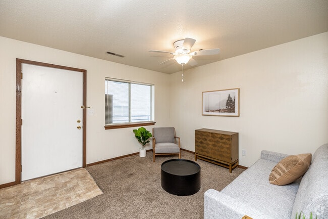 2BR, 2BA - 720 SF - Forum at Lincoln