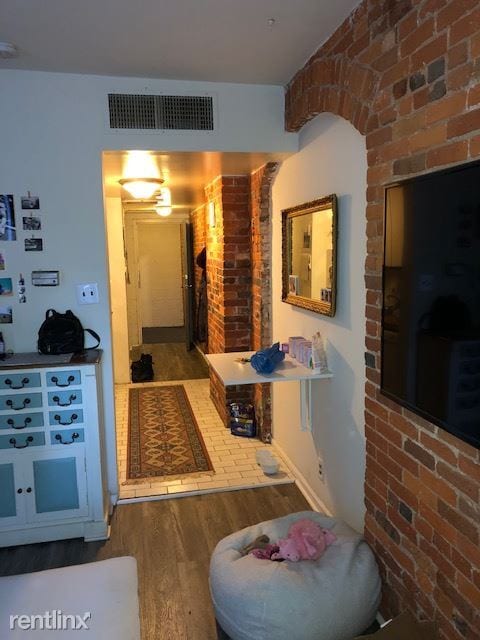 Building Photo - Studio, 1 bath  - 11 S Letitia St Apt 303