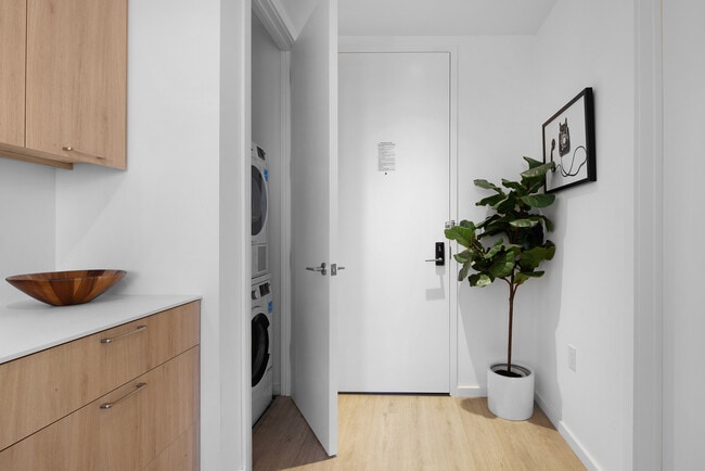 Foto del edificio - 466 Hudson Ave