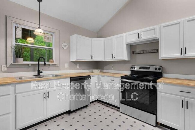 Foto del edificio - 786 Winding Hills Ln