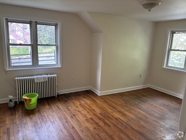 Building Photo - 56 Riverview Ave