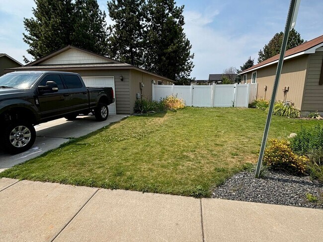 Foto del edificio - 3 Bedroom Single Family Home in Deer Park