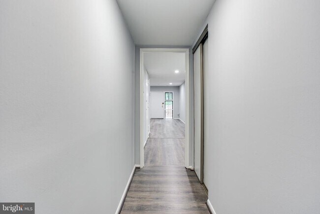 Foto del edificio - 7855 Enola St
