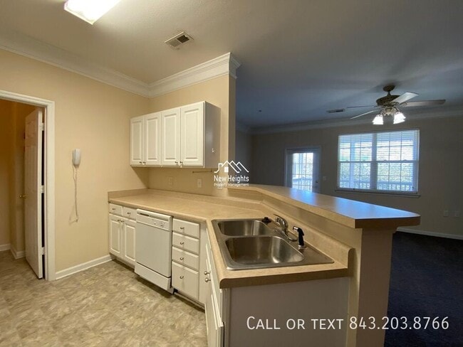 Building Photo - 1607 Cambridge Lakes Dr