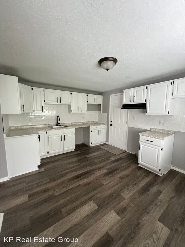 Building Photo - 4 br, 1.5 bath House - 3790 Higbee Dr E