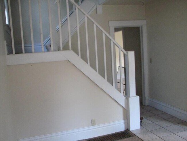 Foto del edificio - 619 Potter St