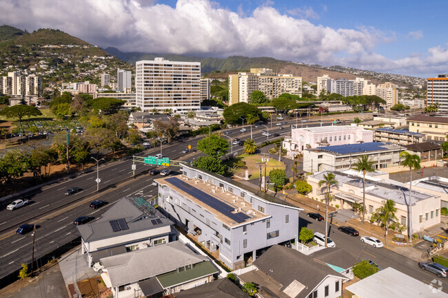 Building Photo - Makiki Crescent