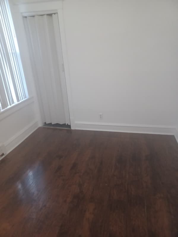 Foto del edificio - 1856 S Harding Ave