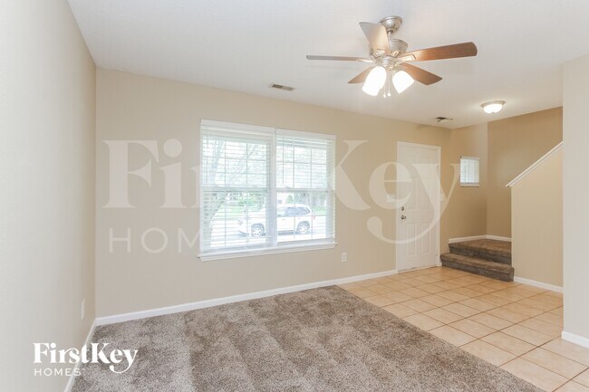 Foto del edificio - 9775 Thomas Ln