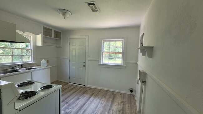 Kitchen - 1739 Grand Ave