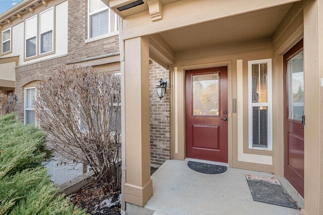 Building Photo - 2215 Rolling Hills Dr
