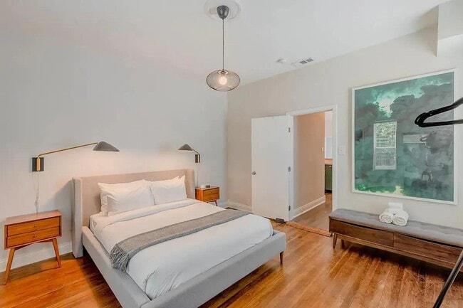 Photo - 1704 S Akard St Apartment