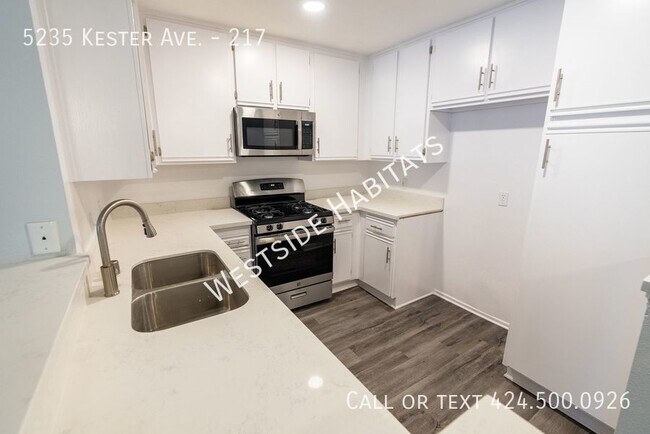 Building Photo - 5235 Kester - Gorgeous, fully renovated bu...