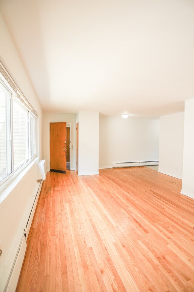 Foto del edificio - 6717 N Hermitage Ave