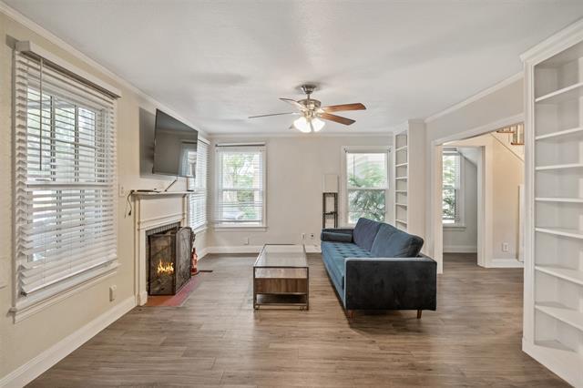 Foto del edificio - 2701 Benbrook Blvd