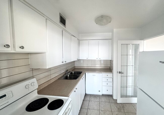 Kitchen - The Towne