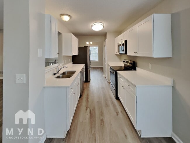 Building Photo - 17 Richmond Dr