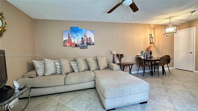 Building Photo - 4260 Village Dr