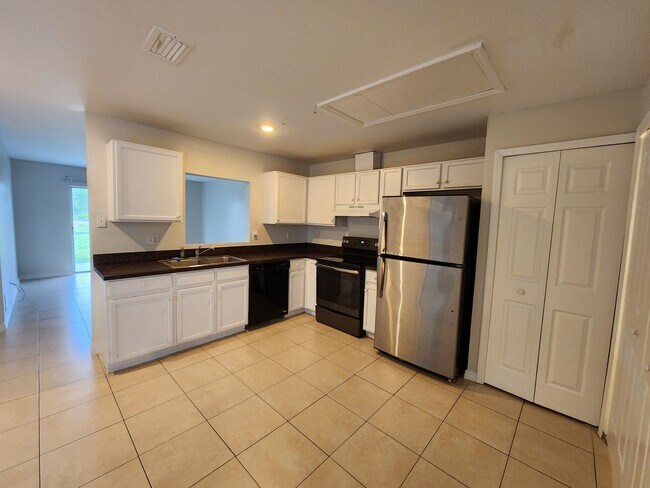 Foto del edificio - 5013-5015 Locke Ln