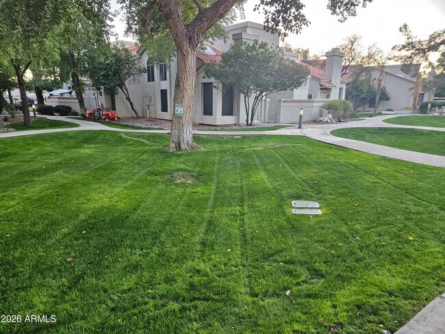 Foto del edificio - 1717 E Union Hills Dr