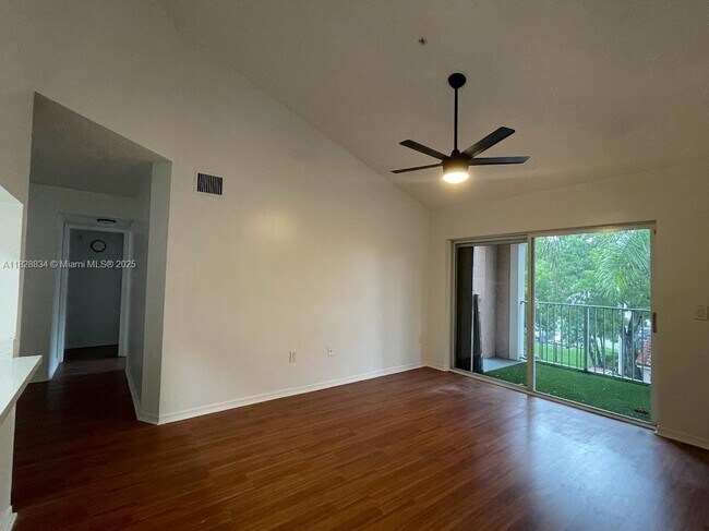Foto del edificio - 12124 Saint Andrews Pl