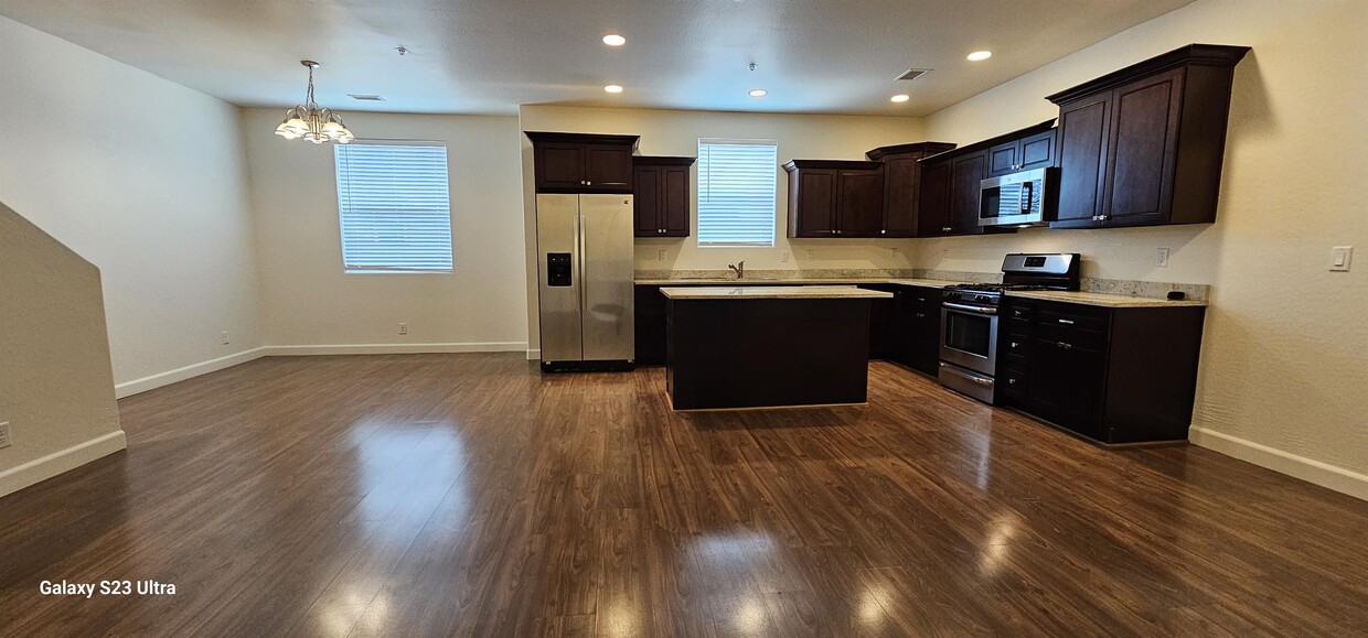 Foto principal - 2497 W Cripple Creek Dr