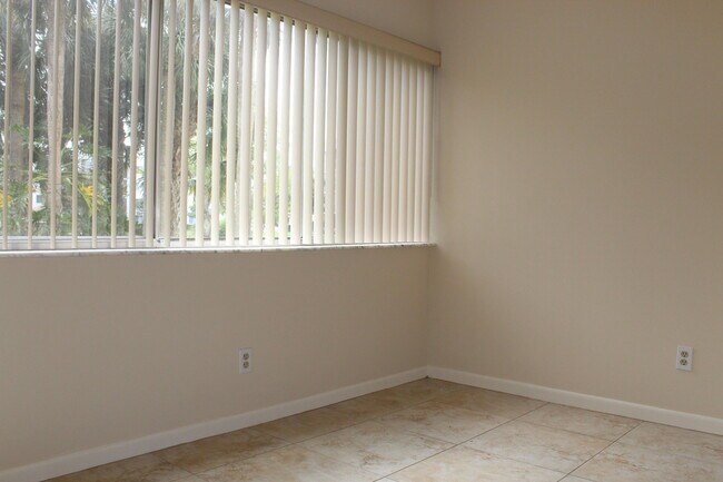 Building Photo - 3178 Via Poinciana