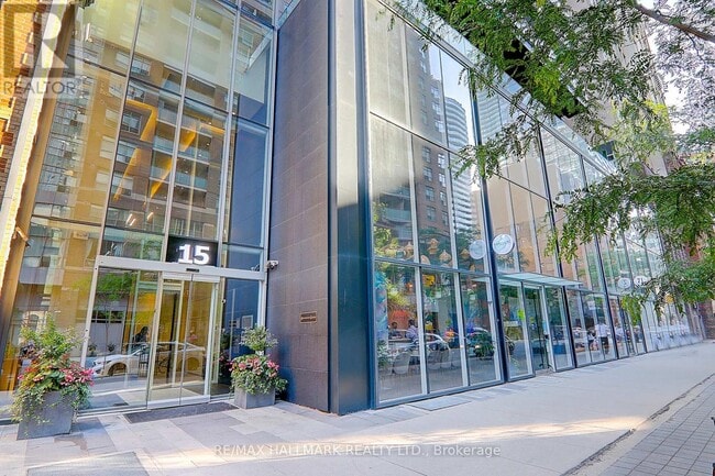 Building Photo - 15 Grenville St